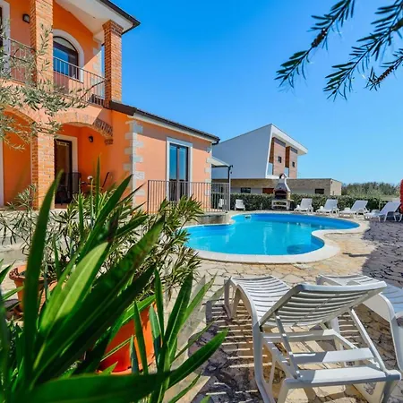 In With Private Heated Pool Visnjan