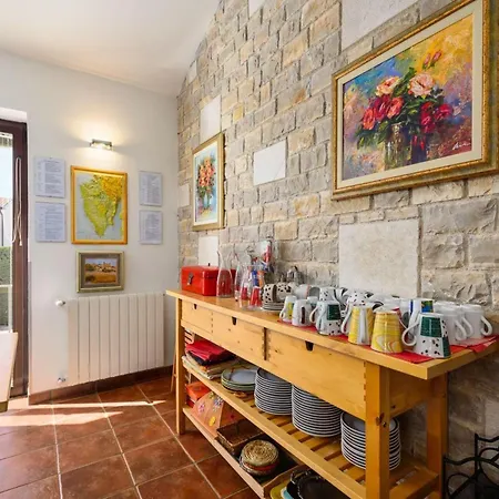 Villa In With Private Heated Pool *