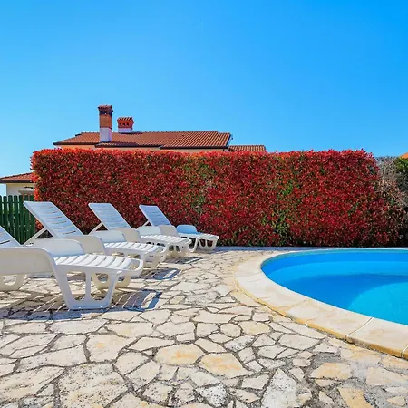 In With Private Heated Pool *