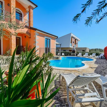In With Private Heated Pool * Visnjan